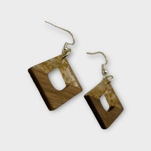 Women’s earrings